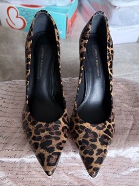 Gorgeous Jorge Bischoff leopard-print pumps 4" Heel